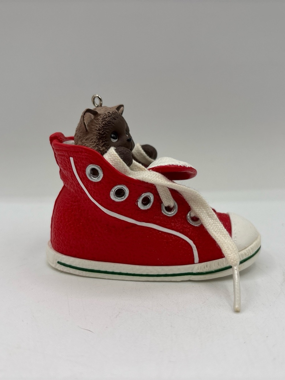 Hallmark Keepsake Ornament Dated 1993 Vintage High Top-purr Handcrafted